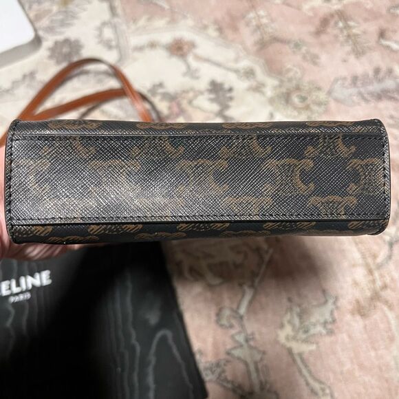 CELINE MINI VERTICAL CABAS IN TRIOMPHE CANVAS & CALFSKIN WITH CELINE PRINT TAN - Picture 6 of 10